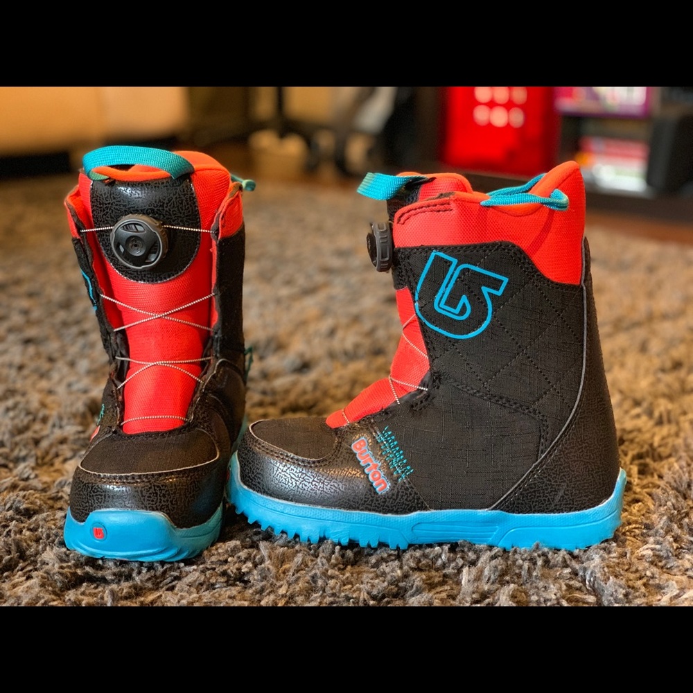 ❗️SOLD❗️ Burton Grom Boa Youth Snowboarding Boots
